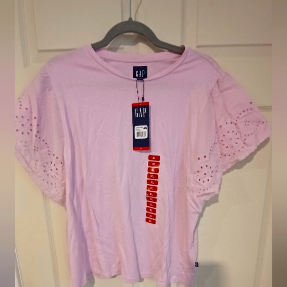 Women's Gap t-shirt